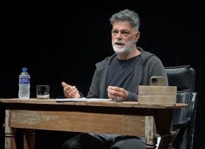 O Motociclista no Globo da Morte